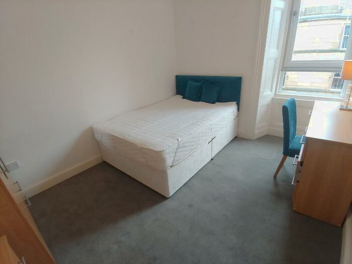 3 Bedroom Flat To Rent In Mertoun Place, Polwarth, Edinburgh, EH11