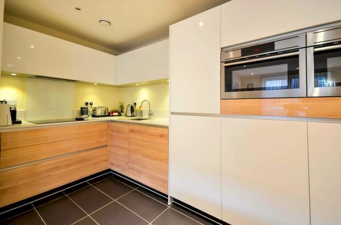 2 Bedroom Flat To Rent In Wiltshire Row, , Hoxton, London, N1