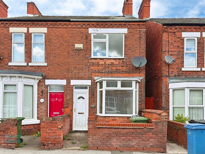 3 Bedroom Semi-Detached House For Sale In Newcastle Avenue, Worksop, S80