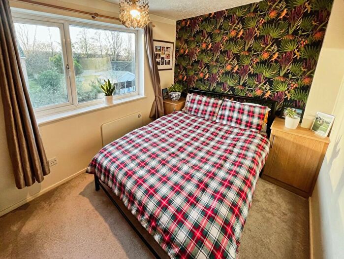 2 Bedroom Semi-Detached House For Sale In Warren Drive, Leicester, Leicestershire, LE4