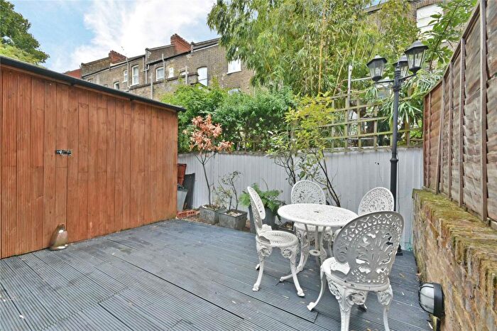 2 Bedroom Flat To Rent In Gascony Avenue, West Hampstead, NW6