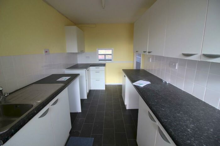 2 Bedroom Flat To Rent In High Road, Romford, London, RM6