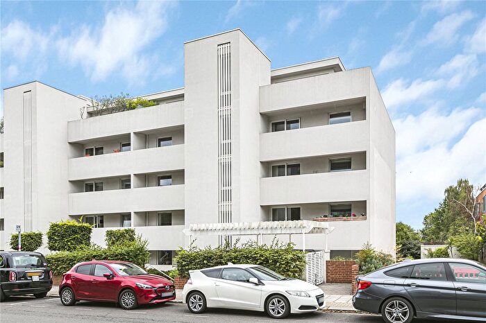 2 Bedroom Flat For Sale In Carlton Drive, London, SW15