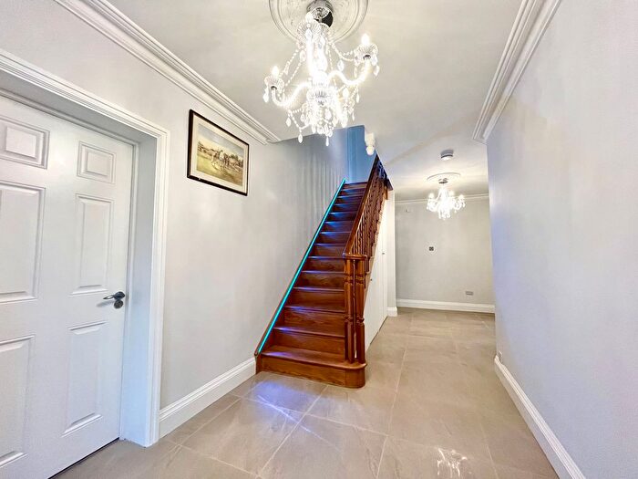 7 Bedroom Property To Rent In Coniston Road, Bromley, BR1