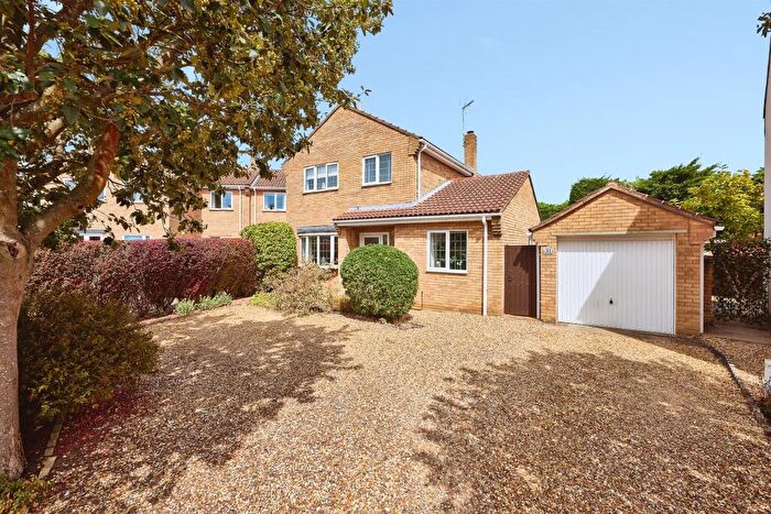 3 Bedroom Detached House For Sale In Mountbatten Avenue, Yaxley, Peterborough, PE7