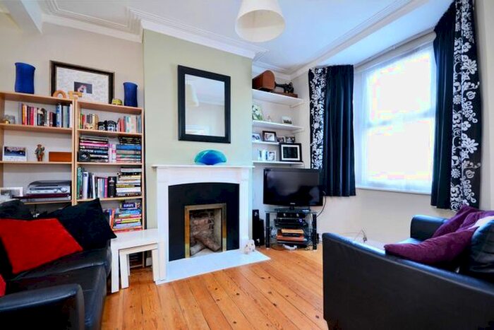 2 Bedroom Property To Rent In Worland Road, Stratford, London, E15