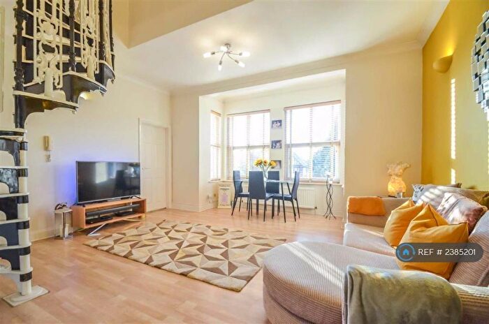 2 Bedroom Flat To Rent In Crowstone Road, Westcliff-On-Sea, SS0