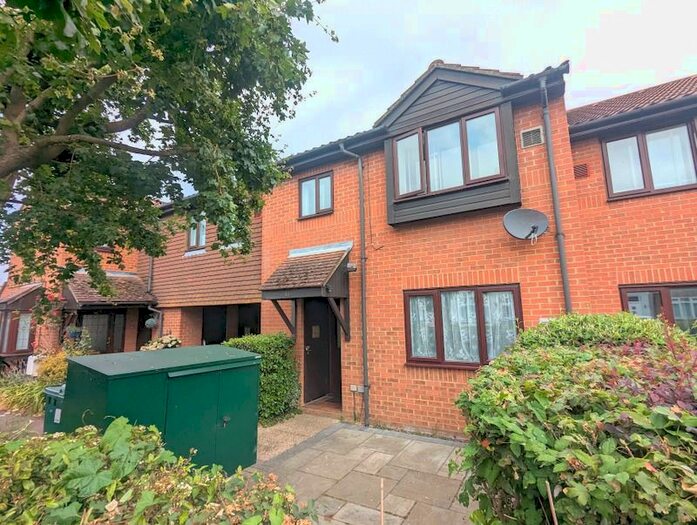 1 Bedroom Terraced House To Rent In Lowlands Drive, Stanwell, Staines, TW19