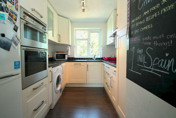 2 Bedroom Flat To Rent In Sutton Common Road, Sutton, SM1