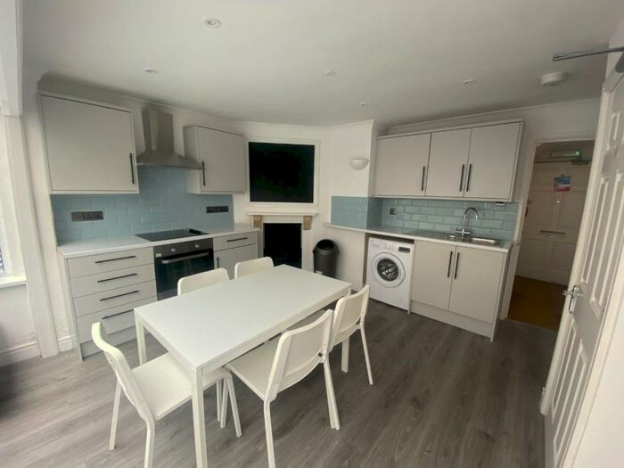 5 Bedroom House To Rent In Monmouth Place, BA1