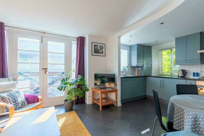 2 Bedroom Flat To Rent In Nether Craigwell Edinburgh United Kingdom, EH8