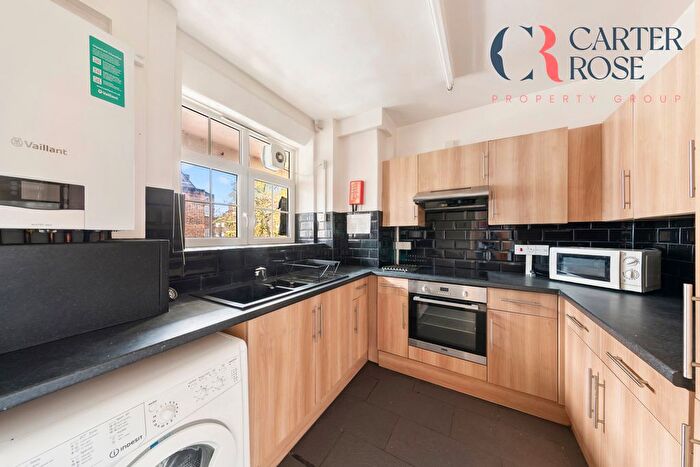 3 Bedroom Flat To Rent In Loughborough Estate, London, SW9