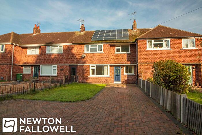 3 Bedroom Terraced House For Sale In Clinton Rise, Gamston, DN22