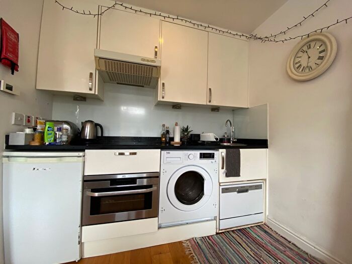 1 Bedroom Flat To Rent In Camden High Street, Camden Town, NW1