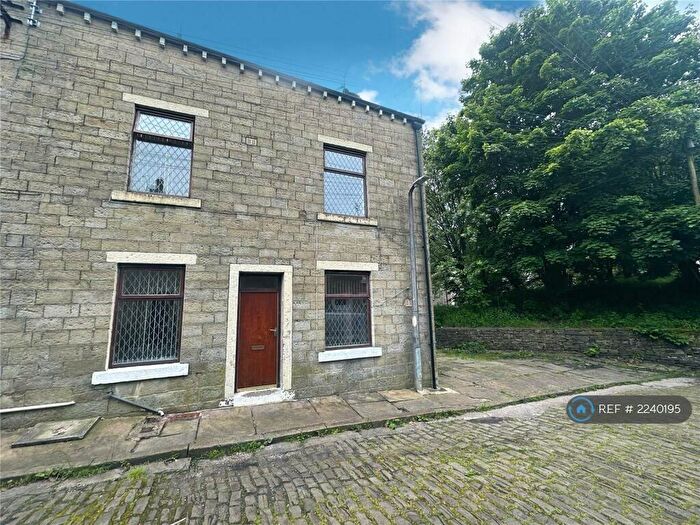 3 Bedroom End Of Terrace House To Rent In David Street, Stacksteads, OL13