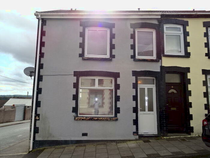 3 Bedroom End Of Terrace House To Rent In West Street, Bargoed, CF81