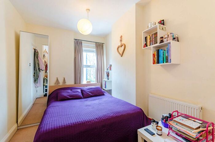 3 Bedroom Flat For Sale In Gipsy Hill, Gipsy Hill, London, SE19