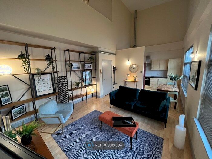 2 Bedroom Flat To Rent In Phase, Manchester, M4