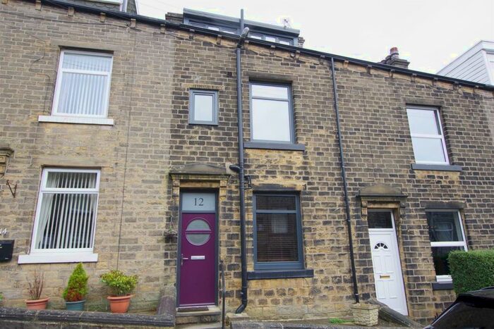 3 Bedroom Terraced House To Rent In Exeter Street, Sowerby Bridge, HX6