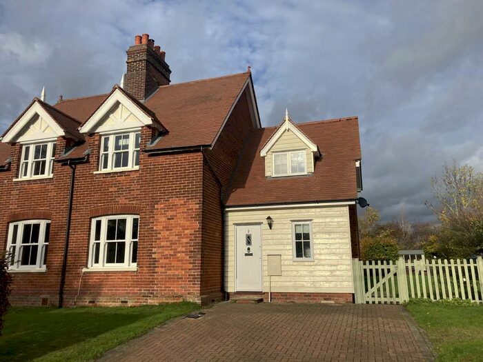3 Bedroom Semi-Detached House To Rent In Markshall Road Coggeshall, CO6