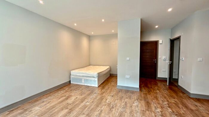 Studio To Rent In Week Street, Maidstone, ME14