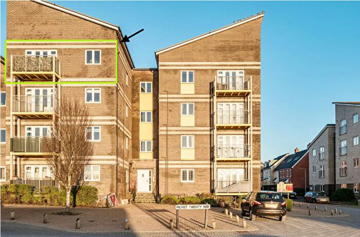 2 Bedroom Flat For Sale In Saddle Way, Andover, SP11