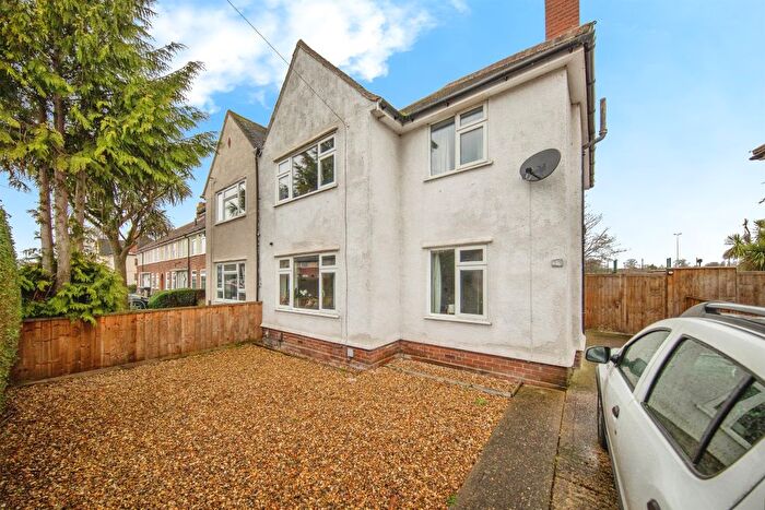 3 Bedroom Semi Detached House For Sale In Lindbergh Road, Ipswich, IP3