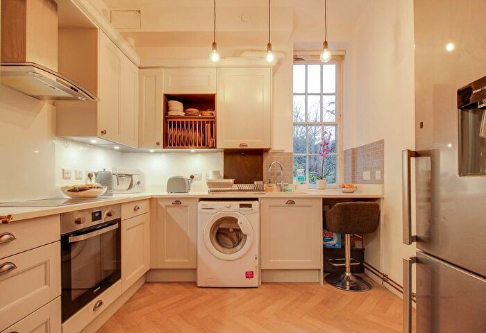 2 Bedroom Apartment For Sale In Southover High Street, Lewes, BN7