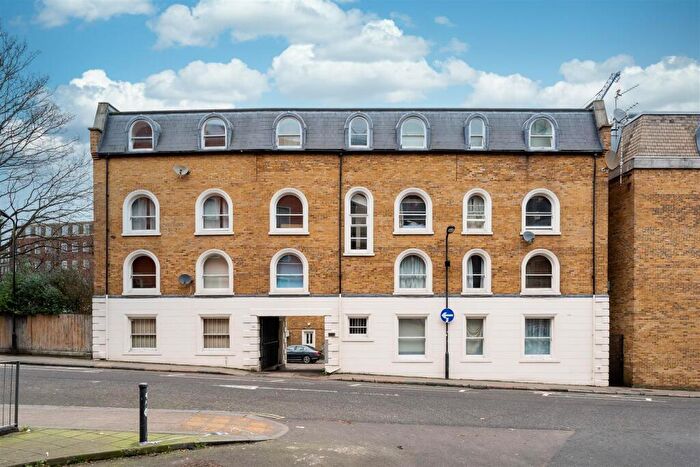 2 Bedroom Apartment To Rent In Adelaide Tavern, Chalk Farm, NW1