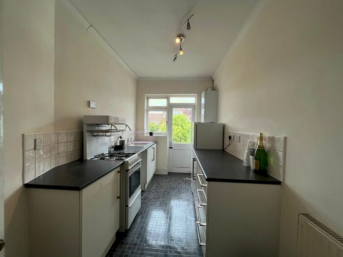 2 Bedroom Flat To Rent In Shadwell Road, Portsmouth, PO2