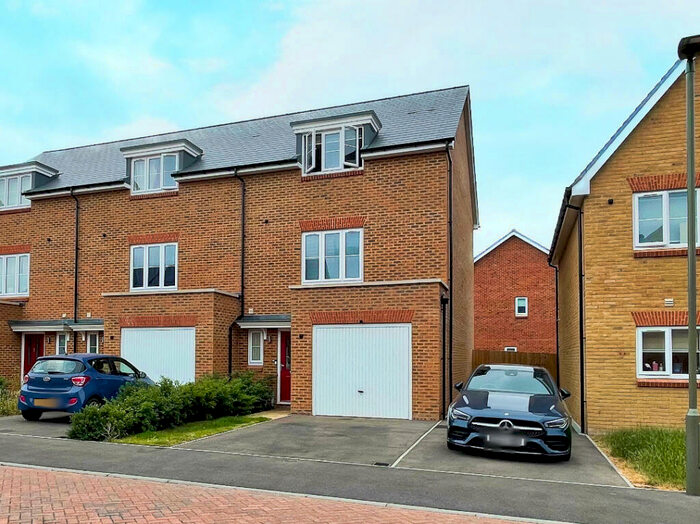 4 Bedroom Town House To Rent In Millers Land Close, Ash, GU12