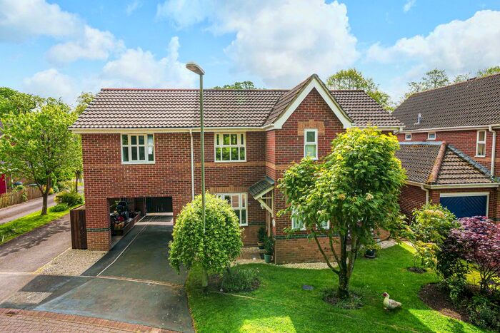 4 Bedroom Detached House For Sale In Clarke Close, Uffculme, Cullompton, EX15