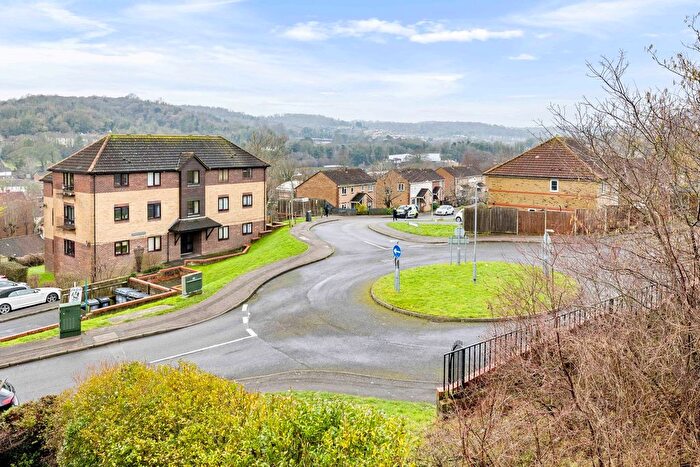 1 Bedroom Flat For Sale In Mayfield Avenue, Dover, CT16