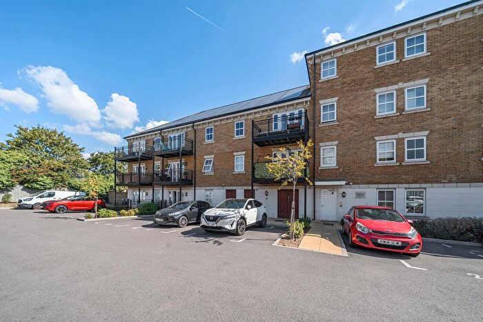 2 Bedroom Flat For Sale In Sayers Way, Erith, DA8