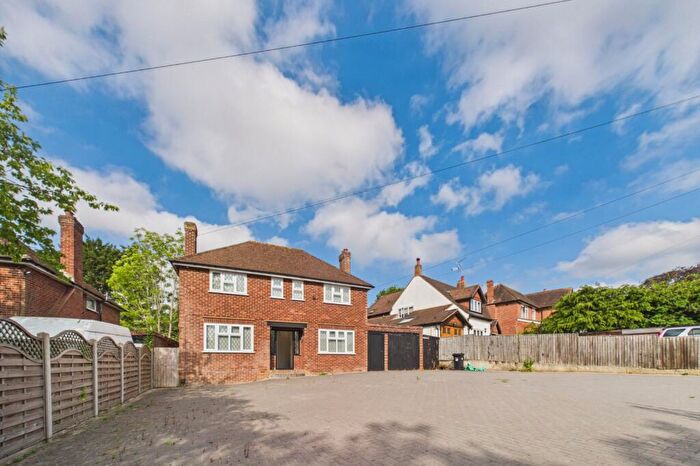 3 Bedroom Detached House To Rent In Radstock Lane, Earley, Reading, Berkshire, RG6