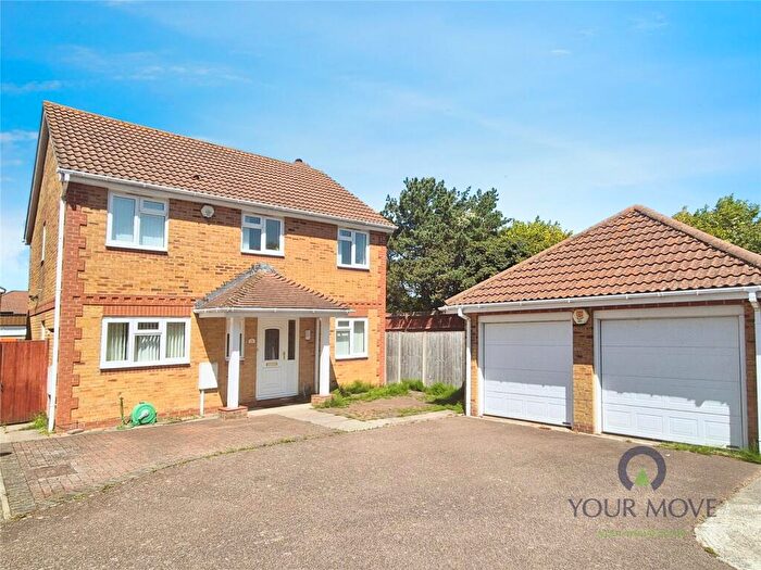 4 Bedroom Detached House To Rent In Regnum Close, Eastbourne, East Sussex, BN22