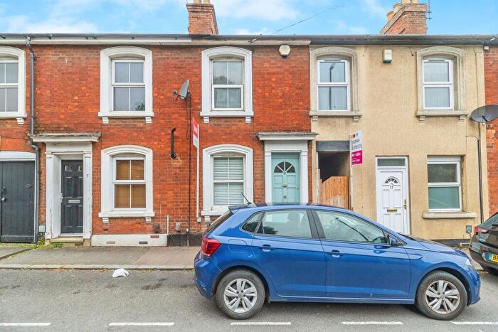 2 Bedroom Terraced House For Sale In Church Street, Leighton Buzzard, Bedfordshire, LU7