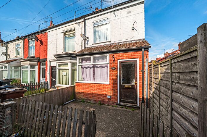 2 Bedroom End Of Terrace House For Sale In Coronation Avenue, Rustenburg Street, Hull, HU9