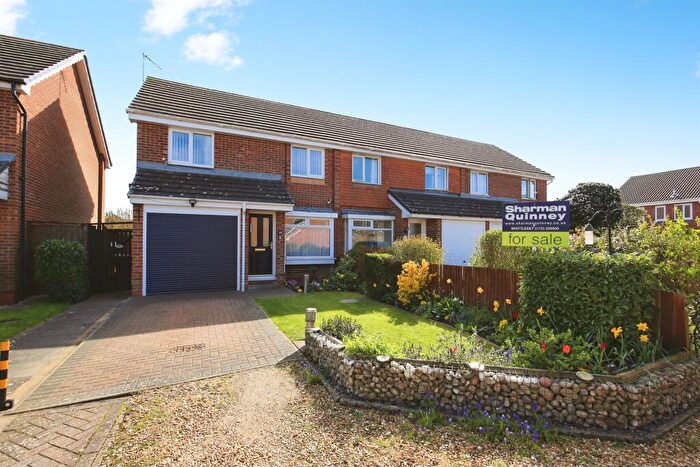 3 Bedroom Semi Detached House For Sale In Godwit Close, Whittlesey, Peterborough, PE7