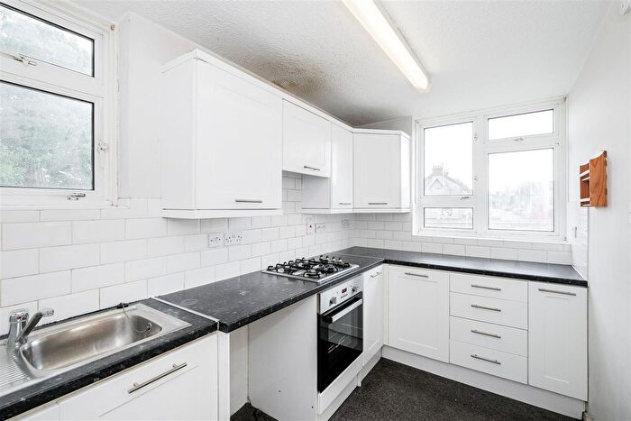 2 Bedroom Flat For Sale In Gardner Close, London, E11