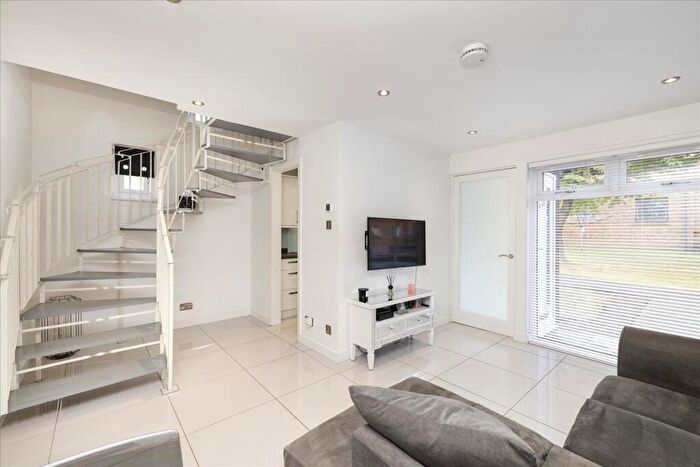 1 Bedroom End Of Terrace House For Sale In Hutchison Crossway, Edinburgh, EH14