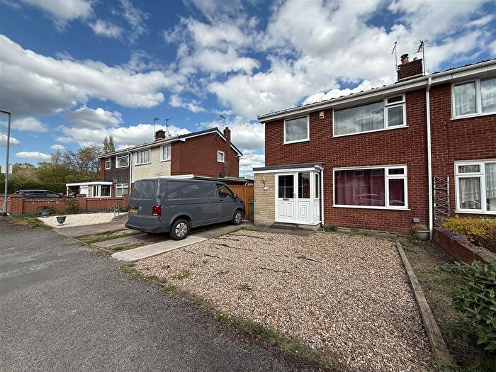 3 Bedroom Semi-Detached House To Rent In Maid Marion Drive, Edwinstowe, NG21