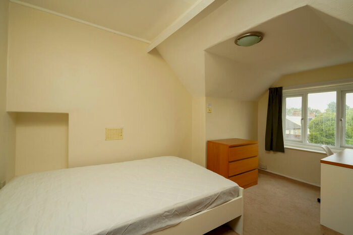 5 Bedroom Terraced House To Rent In Botley Road, Botley, OX2