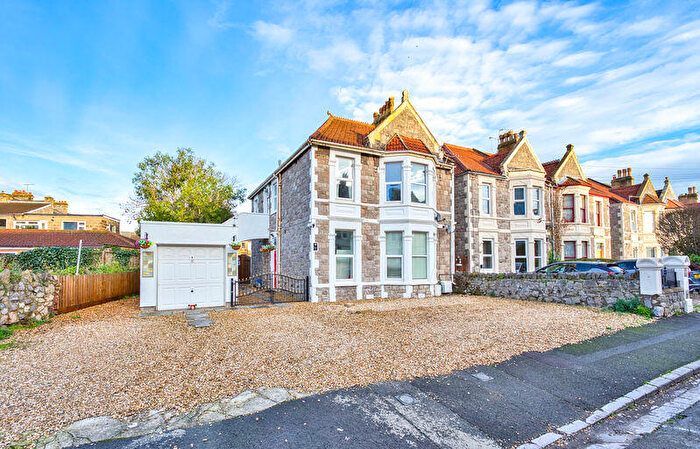 2 Bedroom Flat For Sale In Milburn Road, Weston Super Mare - Parking, BS23