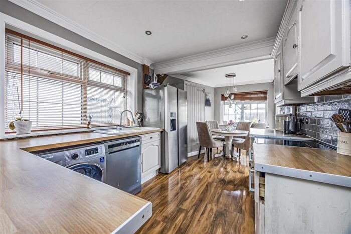 3 Bedroom Semi-Detached Bungalow For Sale In Frobisher Grove, Fareham, PO16