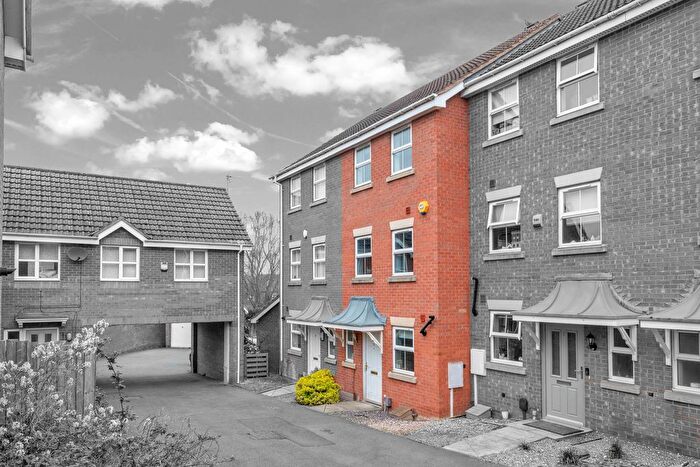 4 Bedroom Town House For Sale In Bakers Way, Hamilton, LE5