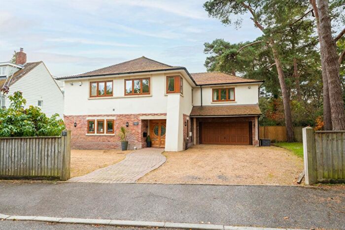 5 Bedroom Detached House For Sale In Broadstone, BH18