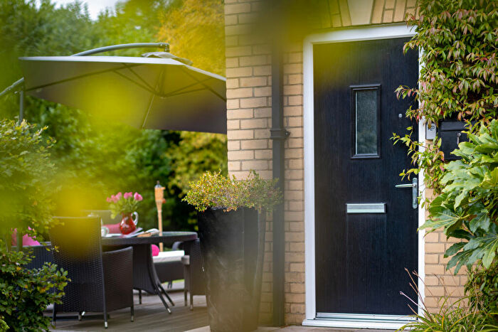 Apartment To Rent In Luxury Studio Apartment In Private Rural Location, BN13