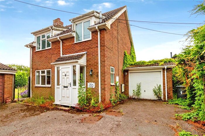 3 Bedroom Detached House For Sale In Grange Road, Bursledon, Southampton, Hampshire, SO31