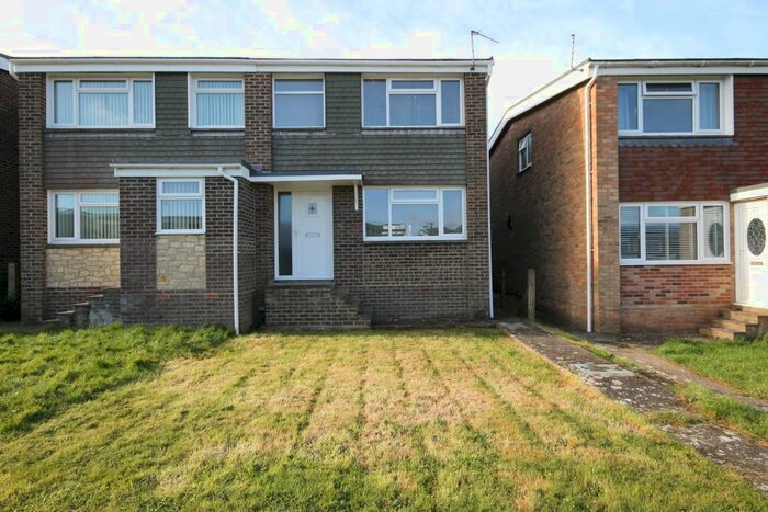 3 Bedroom Semi-Detached House To Rent In Fairmount Drive, Newport, PO30